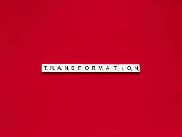 Comment transformer un ancien garage en salle de jeux pour enfants tout en respectant les normes de sécurité ?