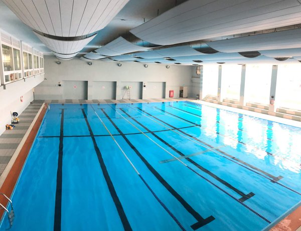 Comment choisir un système de chauffage pour une piscine intérieure dans une région froide?